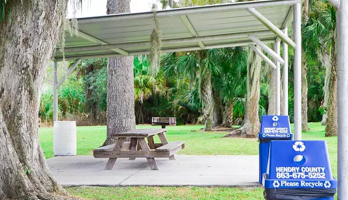 Picnic area at the Hendry County Boat Dock
